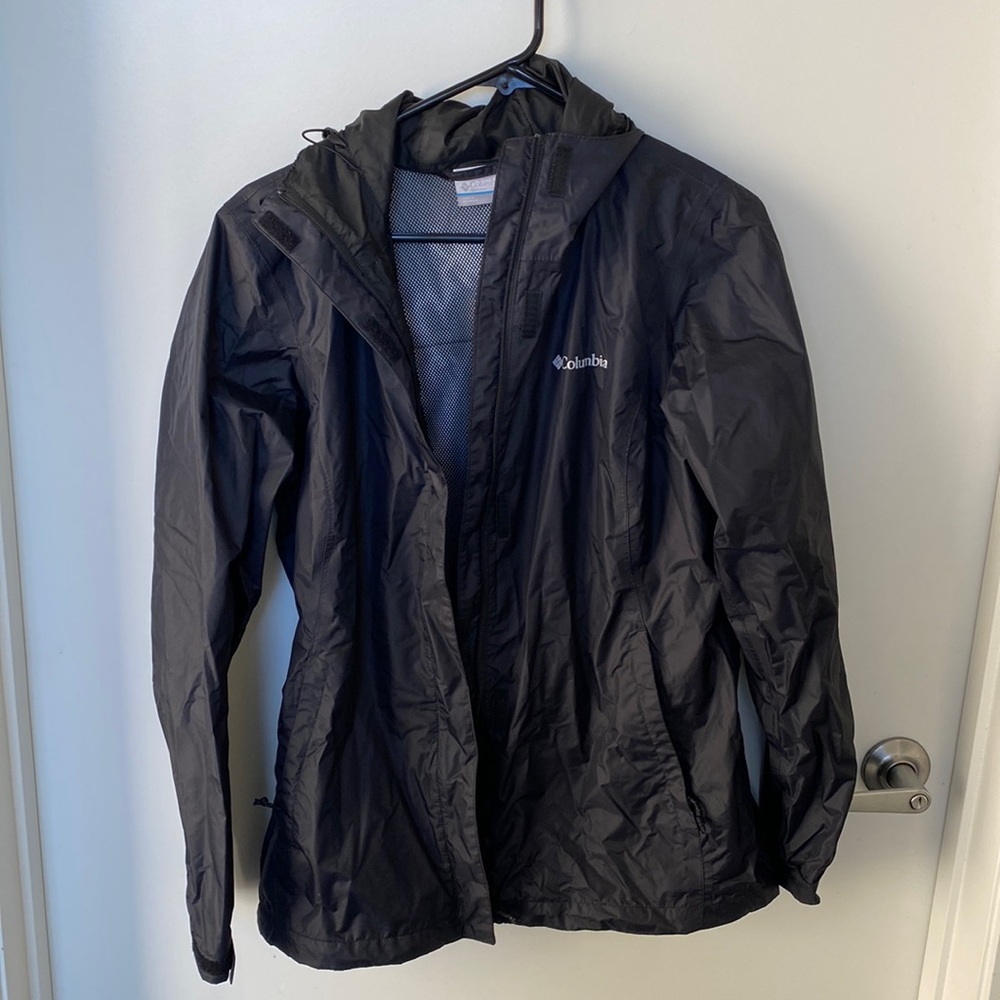 Columbia Women’s Rain Coat - Size Medium